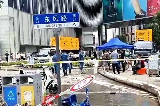 天津宇航旅游产品设计有限公司排涝突击队在排涝现场